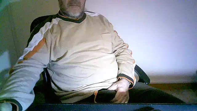 Snapshot of Greek_Passion chatting on 14, 1, 2026 Greek Passion online show from 14, 1, 2026