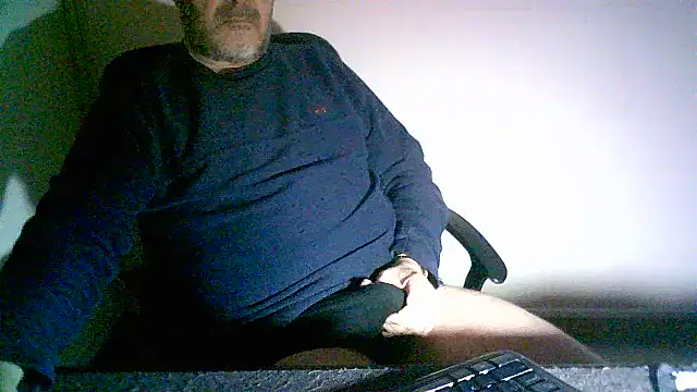 Snapshot of Greek_Passion chatting on 20, 2, 2025 Greek Passion online show from 20, 2, 2025