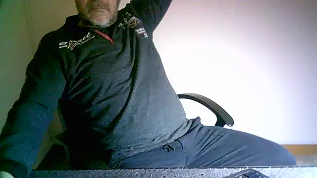 Snapshot of Greek_Passion chatting on 8, 3, 2025 Greek Passion online show from 8, 3, 2025