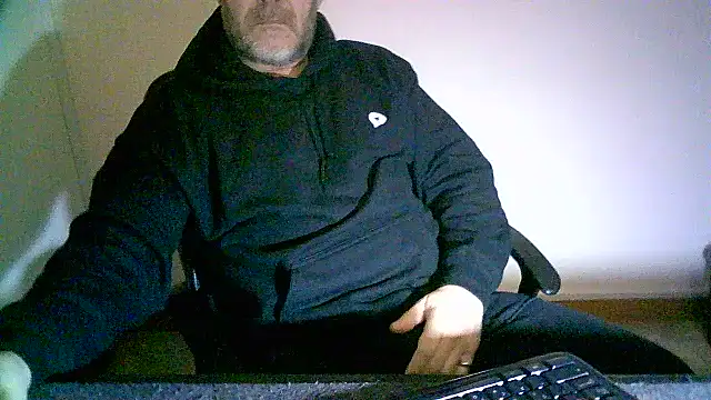 Snapshot of Greek_Passion chatting on 21, 12, 2025 Greek Passion online show from 21, 12, 2025