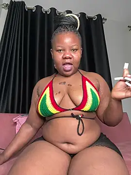Snapshot of ThickyMel chatting on 25, 6, 2026 ThickyMel online show from 25, 6, 2026