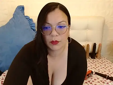 Snapshot of Angiee_BBW chatting on 2, 3, 2026 Angiee BBW online show from 2, 3, 2026