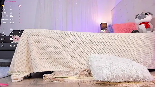 Snapshot of tatikiss_ chatting on 4, 3, 2025 tatikiss online show from 4, 3, 2025