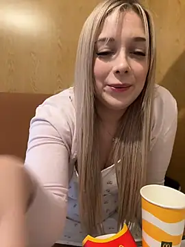 CherryAuroraa online show from 23, 2, 2025