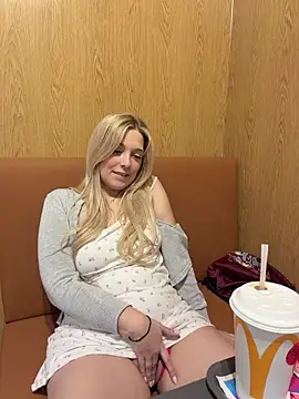 CherryAuroraa online show from 10, 3, 2026