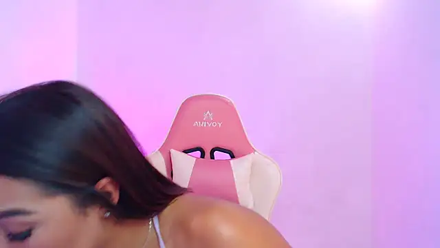 Snapshot of GiltRosebush chatting on 12, 3, 2025 GiltRosebush online show from 12, 3, 2025