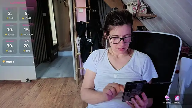 Lina lou4 online show from 13, 5, 2026