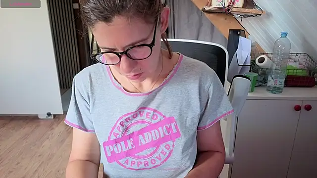Lina lou4 online show from 29, 6, 2026
