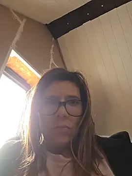 Lina lou4 online show from 5, 3, 2026