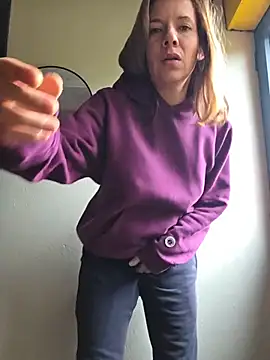 Lina lou4 online show from 15, 4, 2026