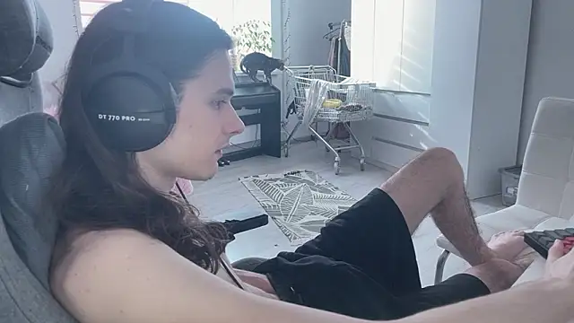 Snapshot of CandyChell chatting on 3, 3, 2026 CandyChell online show from 3, 3, 2026