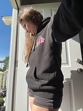 Dakota 02 online show from 8, 4, 2026