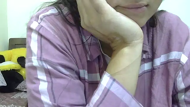 lovelydesi21 online show from 8, 4, 2026