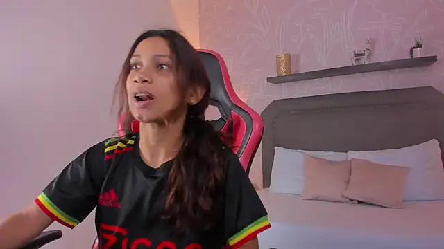 cora 22 online show from 25, 10, 2025