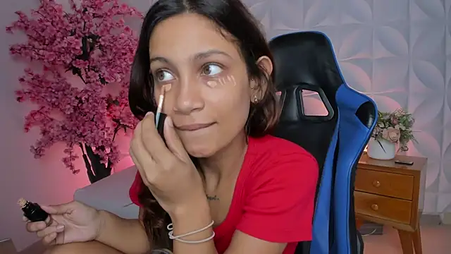 cora 22 online show from 13, 11, 2025