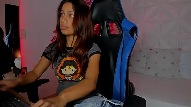 cora 22 online show from 4, 11, 2025