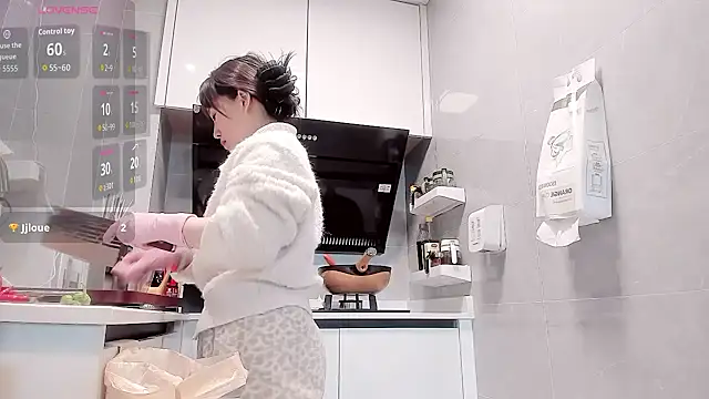 Vivian-6 online show from 12, 3, 2026