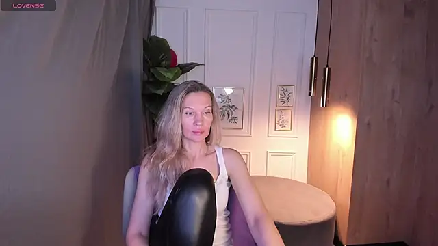 Snapshot of NancyGrace chatting on 21, 11, 2025 NancyGrace online show from 21, 11, 2025