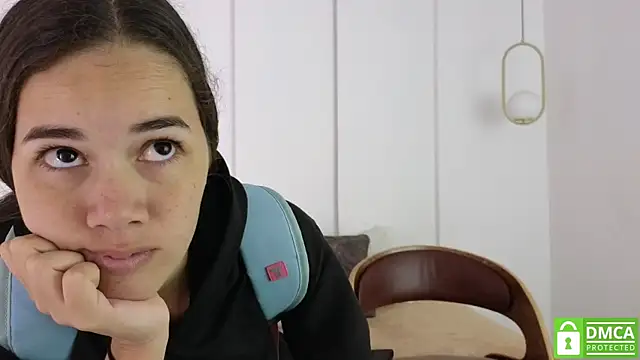 sexychanell 18 online show from 9, 11, 2025