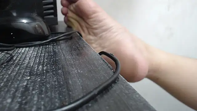 Laura hottt online show from 15, 11, 2025