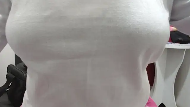 Laura hottt online show from 29, 9, 2025