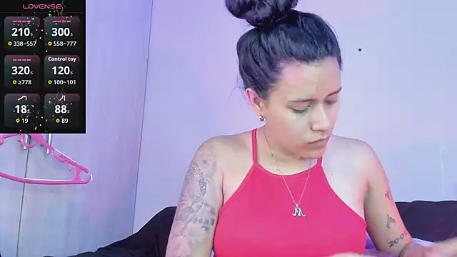 Snapshot of -camila-cooper-_ chatting on 2, 11, 2025 -camila-cooper- online show from 2, 11, 2025