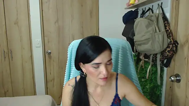 Neerea online show from 17, 4, 2026