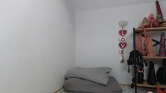 Love-Banaxy online show from 19, 9, 2025