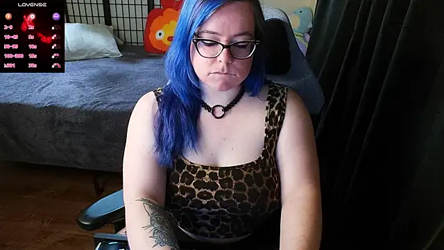 KiraSpitQueen online show from 7, 2, 2025