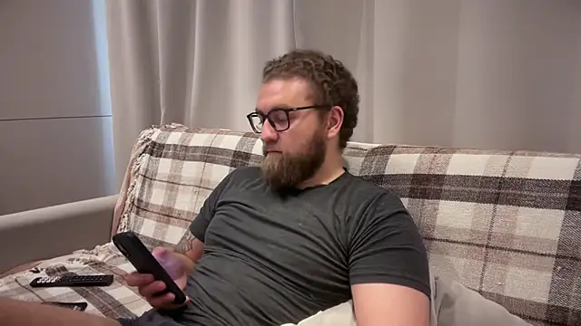 Bear bear  online show from 19, 5, 2026