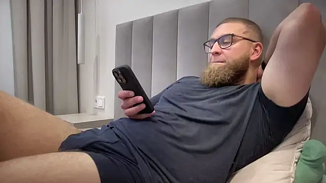 Bear bear  online show from 18, 9, 2025