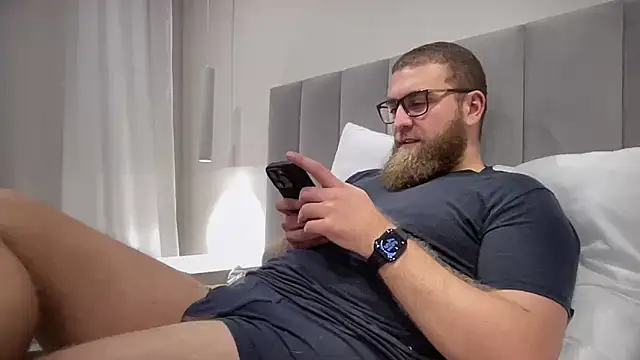 Bear bear  online show from 26, 10, 2025