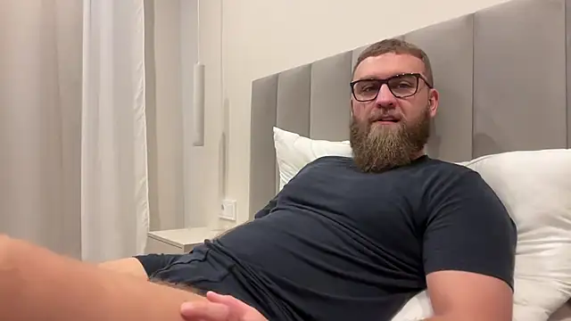 Bear bear  online show from 14, 11, 2025