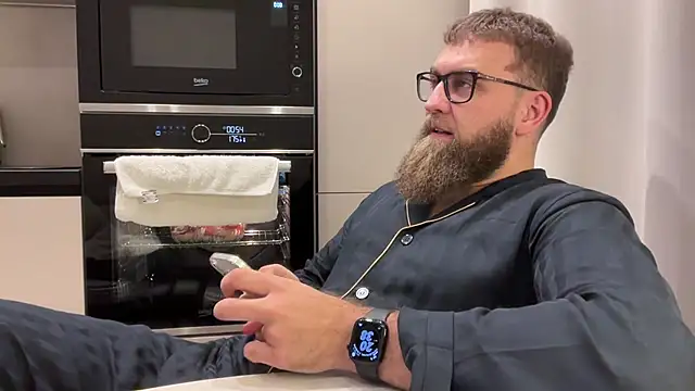 Bear bear  online show from 5, 1, 2026