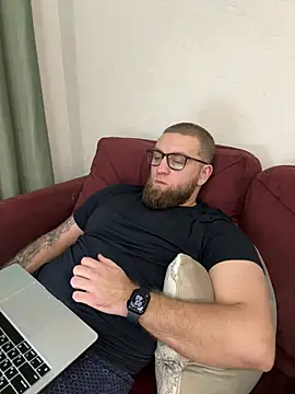 Bear bear  online show from 27, 2, 2025