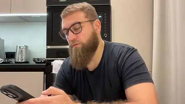 Bear bear  online show from 25, 11, 2025