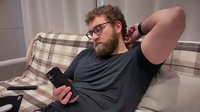 Bear bear  online show from 11, 5, 2026