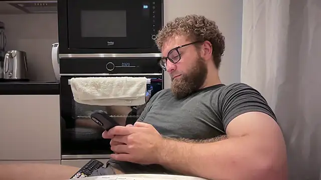 Bear bear  online show from 30, 6, 2026