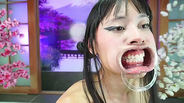 Snapshot of miss__maria chatting on 6, 3, 2025 miss maria online show from 6, 3, 2025