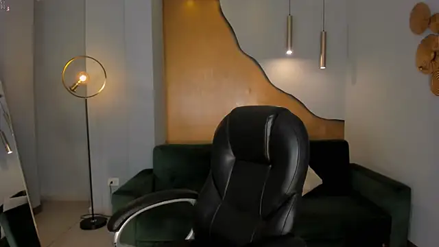 JuanitaClay online show from 5, 10, 2025