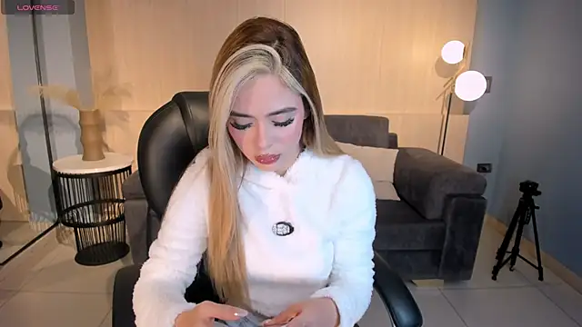 JuanitaClay online show from 19, 1, 2026