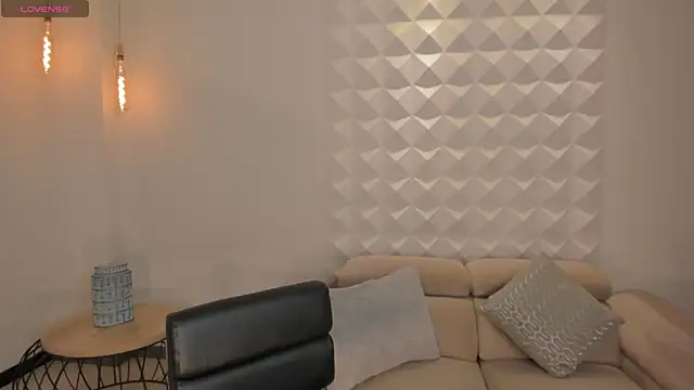 JuanitaClay online show from 6, 11, 2025