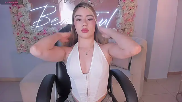 JuanitaClay online show from 9, 5, 2026