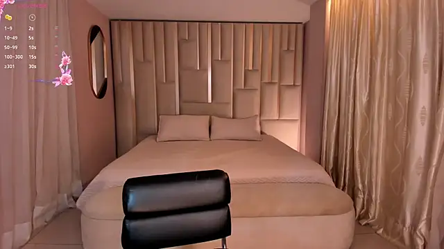 JuanitaClay online show from 18, 9, 2025