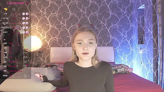 MiaMiaMeow online show from 30, 11, 2025