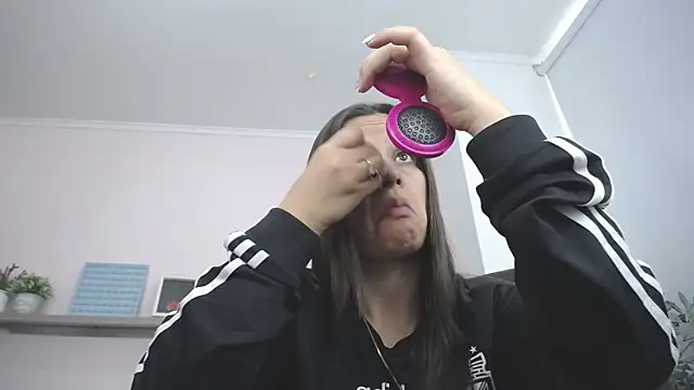  juliana rios online show from 8, 11, 2025