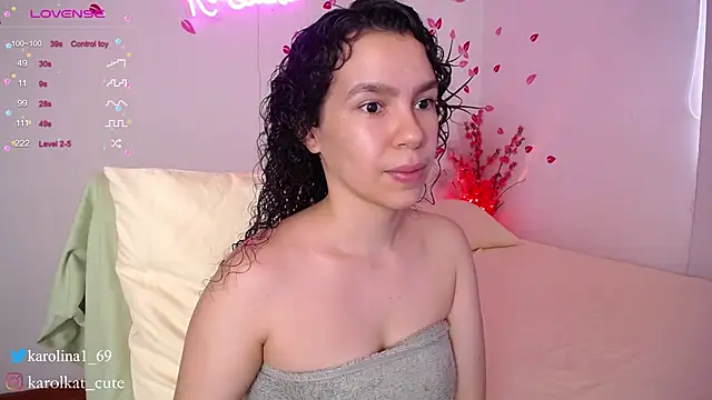 Karolina 1 online show from 7, 3, 2025