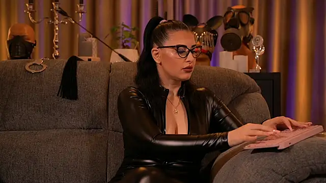 kelly kent online show from 28, 9, 2025