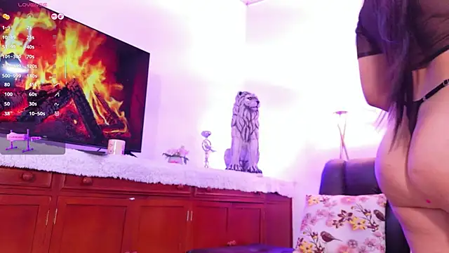 lara giraldo online show from 15, 4, 2026