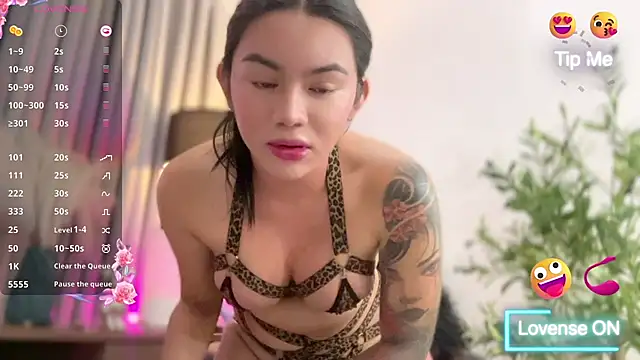 Snapshot of sassy_olivia chatting on 14, 10, 2025 sassy olivia online show from 14, 10, 2025